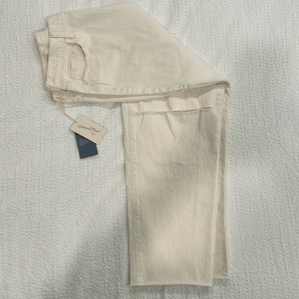 Universal Thread Cream Distressed Raw Hemmed Jeans NWT.